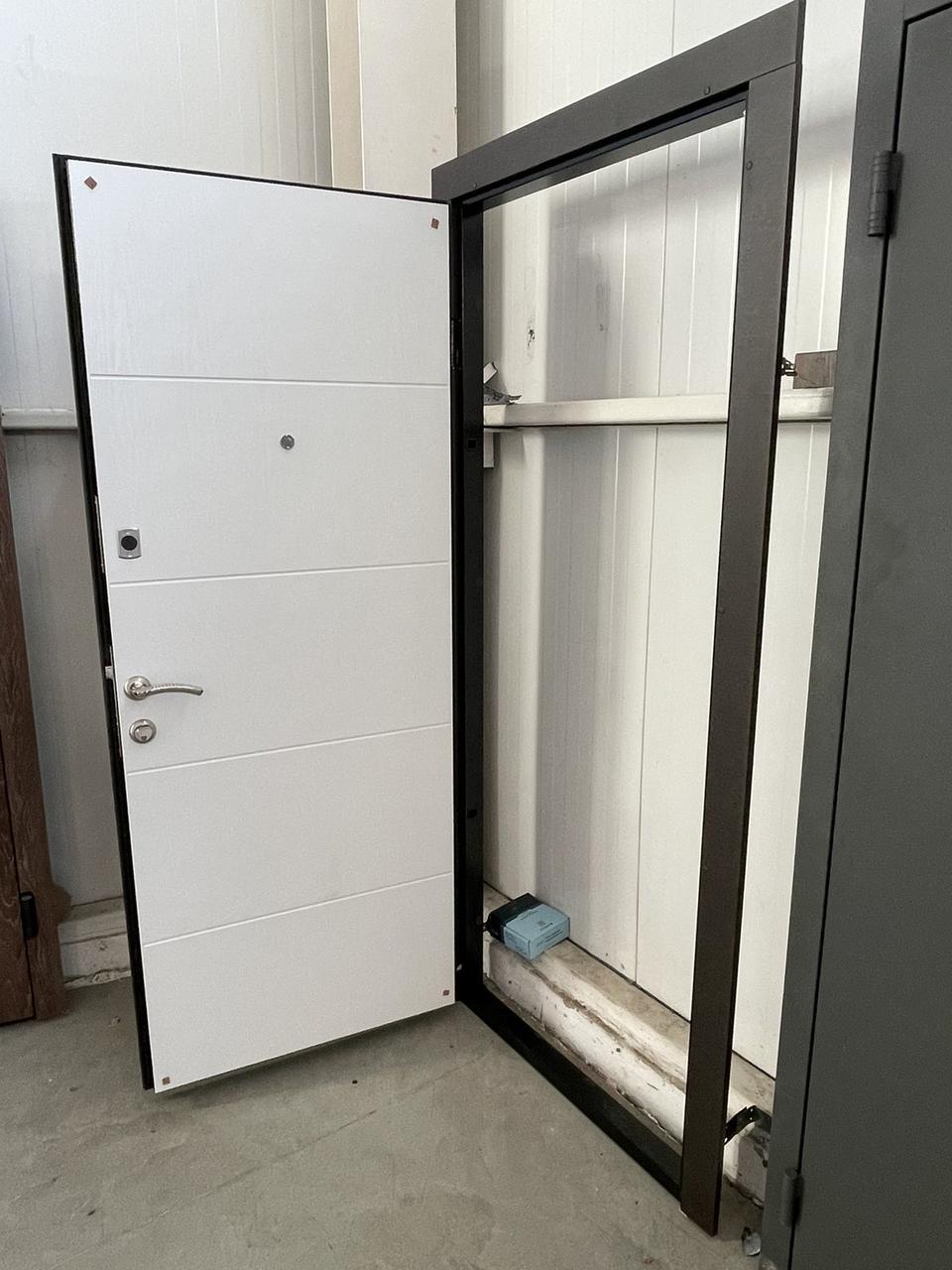 Двері вхідні ПОРТАЛА Комфорт Лайн 6 Венге Темний/Біле дерево (530474410) - фото 5 Двері вхідні ПОРТАЛА Комфорт Лайн 6 Венге Темний/Біле дерево (530474410) - фото 5