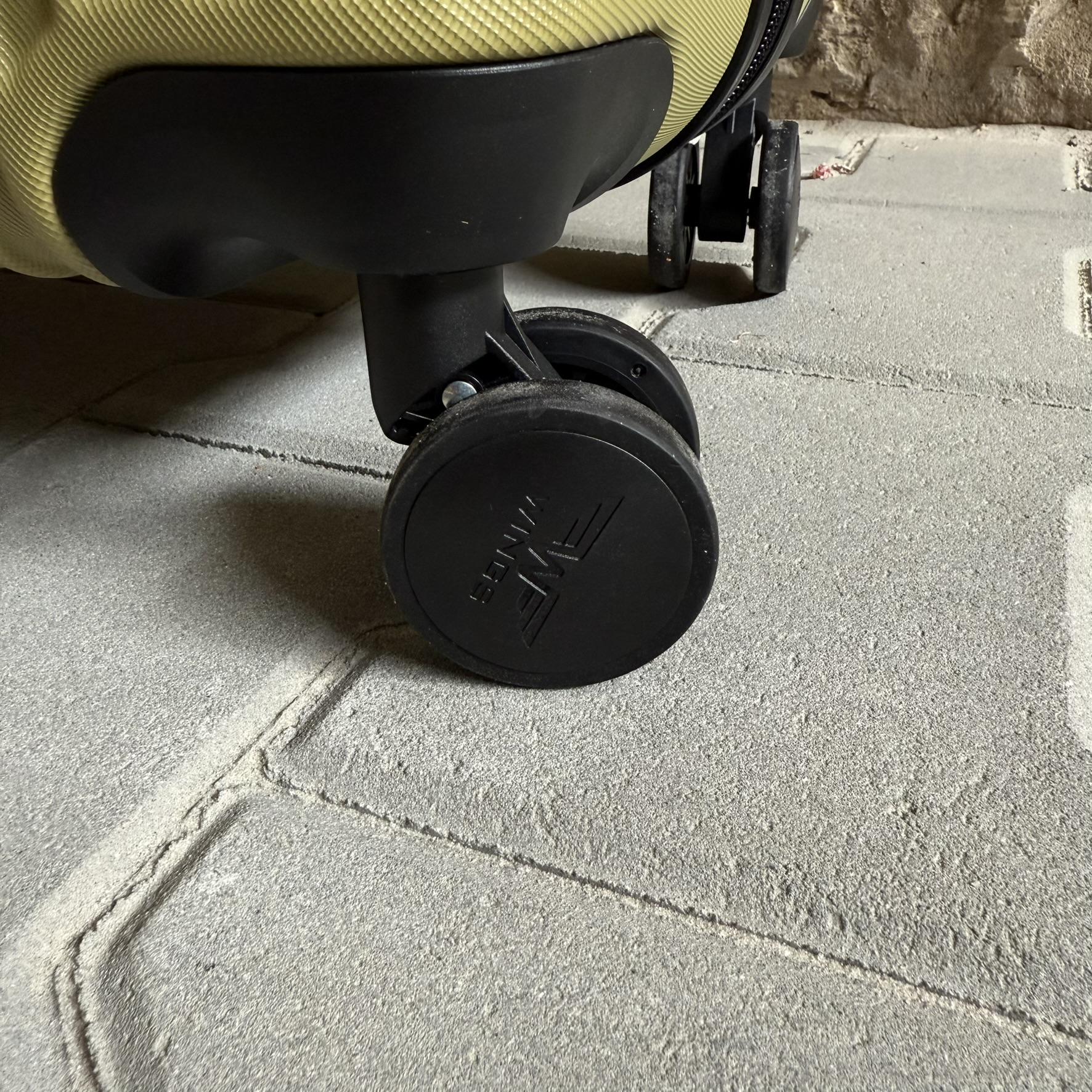 Чемодан Wings Egret дорожный L Оливковый (26557299) - фото 7