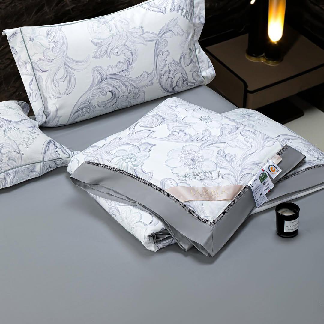 Комплект постельного белья с одеялом сатин семейный (70134) - фото 2 Комплект постельного белья с одеялом сатин семейный (70134) - фото 2