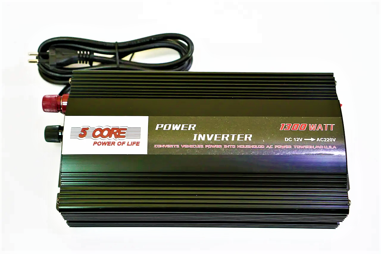 Инвертор автомобильный UKC 12 V-220 V 1300W с зарядкой аккумулятора 5 Core Черный