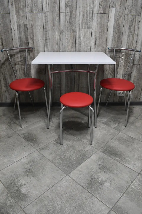 Кухонний комплект Тіна Тріо стіл/стільці 2 шт./табурет в хром-каркасі 60х80х75 см Білий/Червоний (28374603)