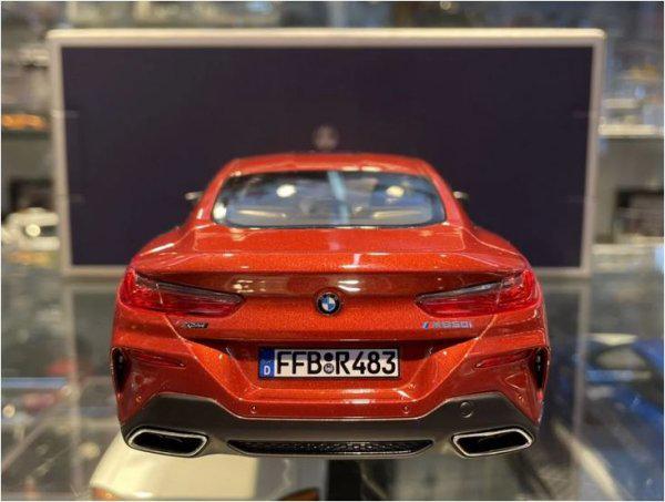 Модель автомобиля Norev 1:18 BMW 8 G15 Series Coupe Orange Metallic (183285) - фото 5 Модель автомобиля Norev 1:18 BMW 8 G15 Series Coupe Orange Metallic (183285) - фото 5