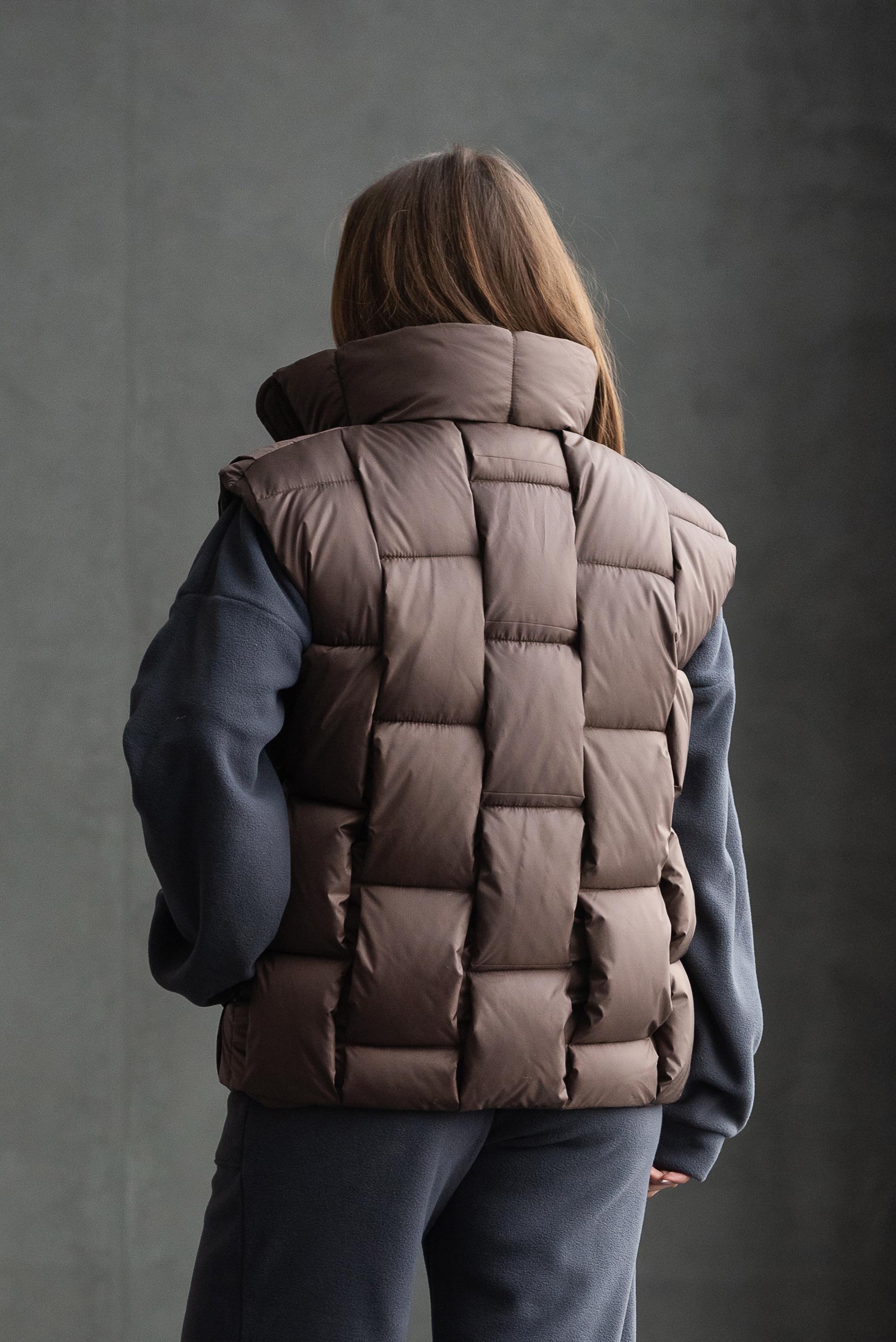 Жилет теплый женский Шахматка р. 48 Коричневый - фото 3