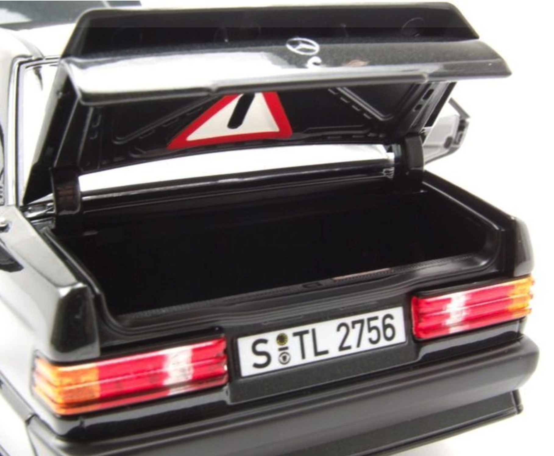 ᐉ Модель автомобиля 1:18 Mercedes-Benz 190E 2.3 16V W201 Black