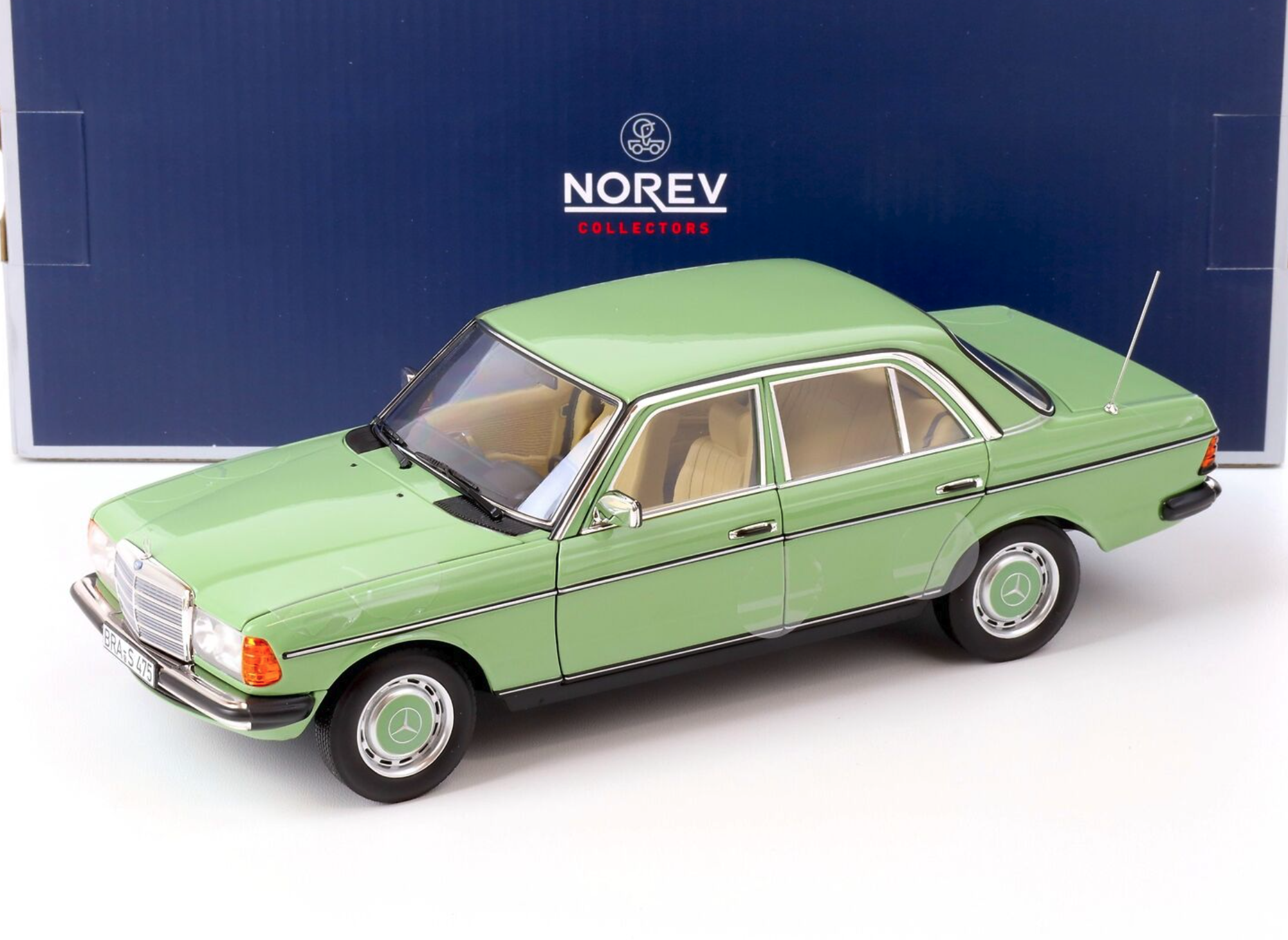 Модель автомобіля Norev 1:18 Mercedes-Benz 200 W123 Limousine Light Green (183796) - фото 5