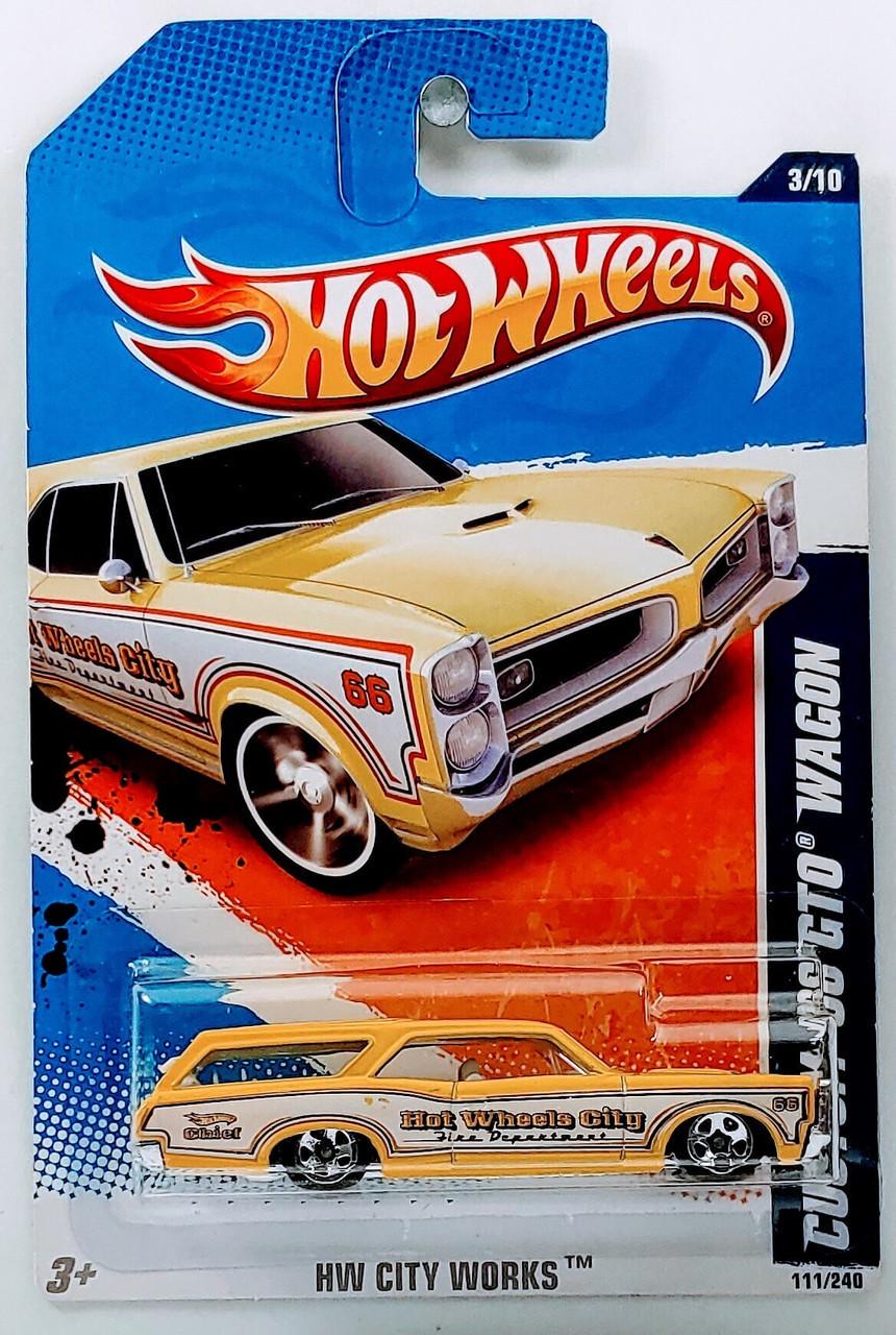 Игрушечная машинка Hot Wheels Custom '66 GTO Wagon Pontiac 2011 City Works №111 Yellow (R7536- y)