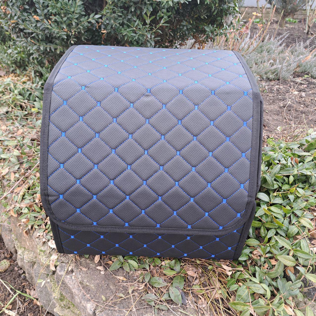 Органайзер автомобильный в багажник с перфорированной эко-кожи S 35x30x30 см Черный с синим (4279339e) - фото 1 Органайзер автомобильный в багажник с перфорированной эко-кожи S 35x30x30 см Черный с синим (4279339e) - фото 1