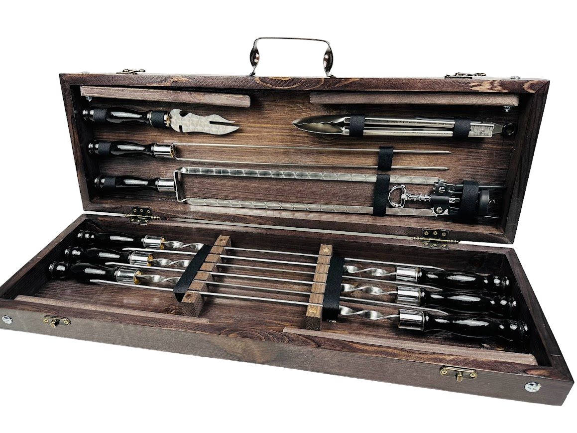 Набор шампуров подарочный Пантера в деревянном кейсе на 11 предметов (106-10-KS-7617)