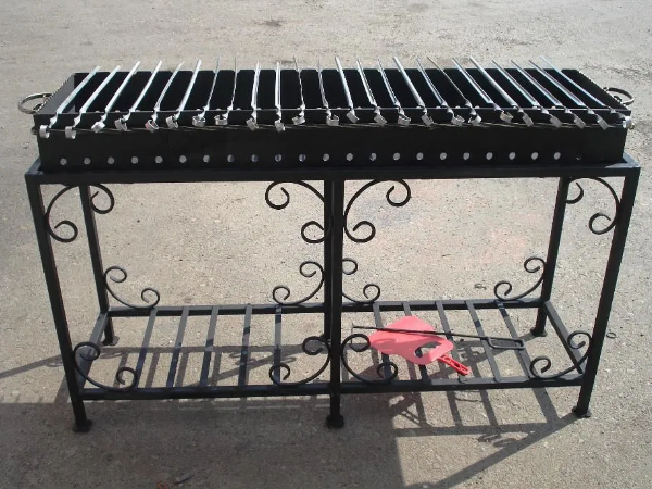 Мангал на 20 шампурів з дровницею і перегородкою 4 мм - фото 3 Мангал на 20 шампурів з дровницею і перегородкою 4 мм - фото 3