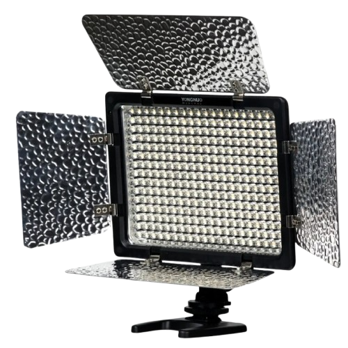 Світло накамерне Yongnuo YN-300 II LED для фото та відеозйомки (34629937) Світло накамерне Yongnuo YN-300 II LED для фото та відеозйомки (34629937)