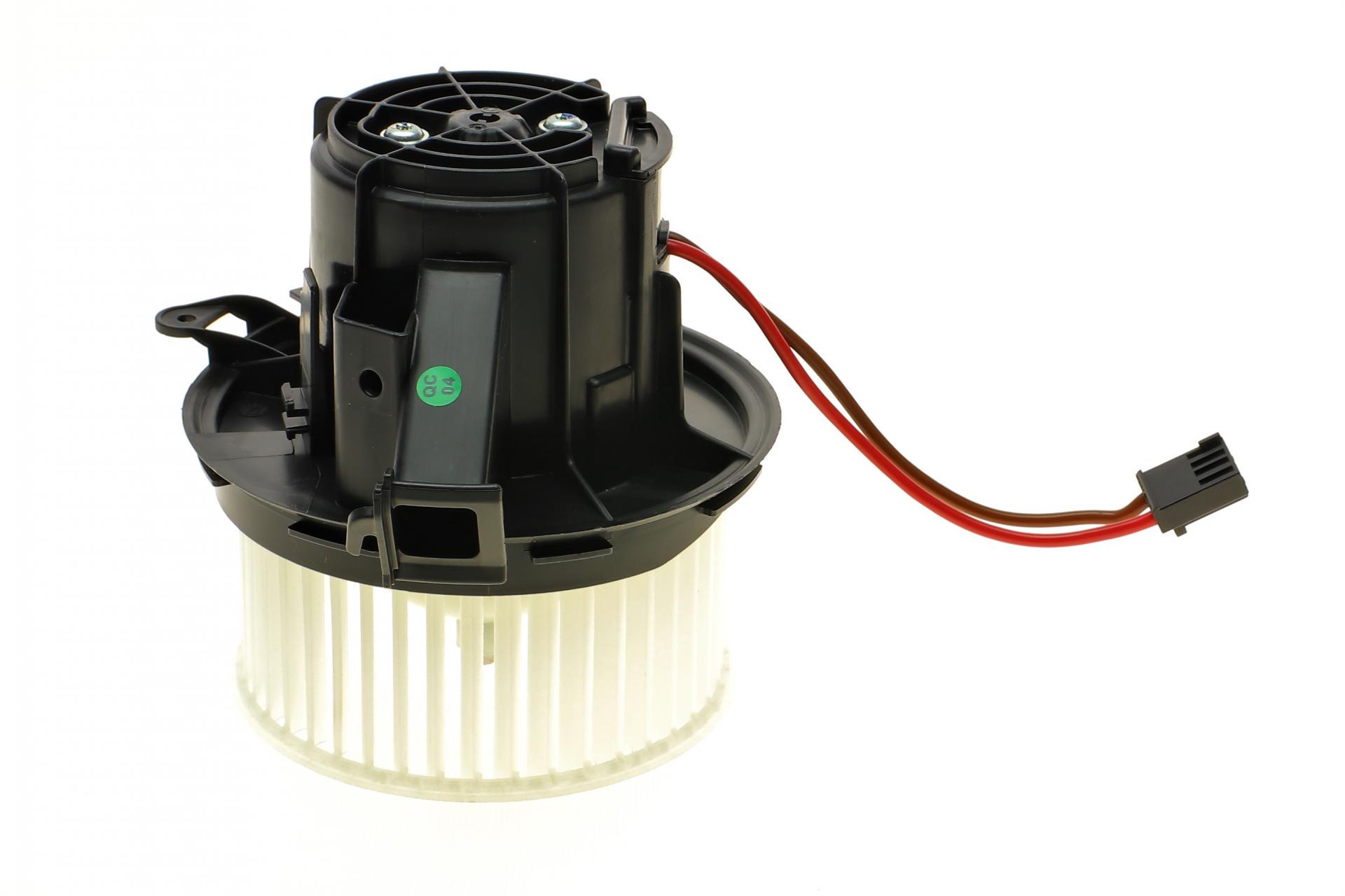 Моторчик печи NRF Mercedes C-class W204/E-class W212 07-16 34162