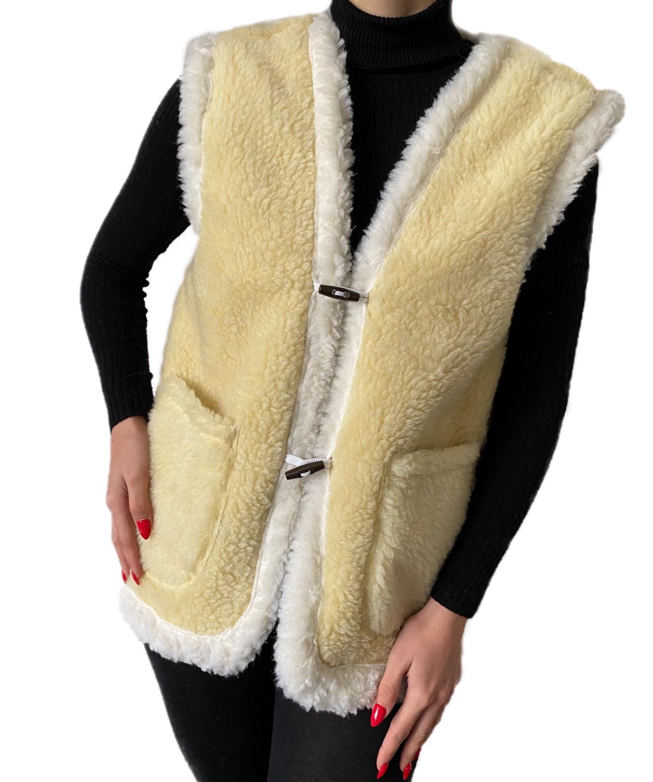 Жилетка из овчины эко-шерсть теплая р. 54 Лимонный (313) - фото 2 Жилетка из овчины эко-шерсть теплая р. 54 Лимонный (313) - фото 2