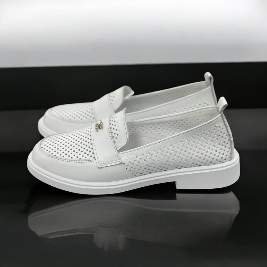 Лофери жіночі шкіряні літні з перфорацією р. 36 Білий (26813220) - фото 2 Лофери жіночі шкіряні літні з перфорацією р. 36 Білий (26813220) - фото 2