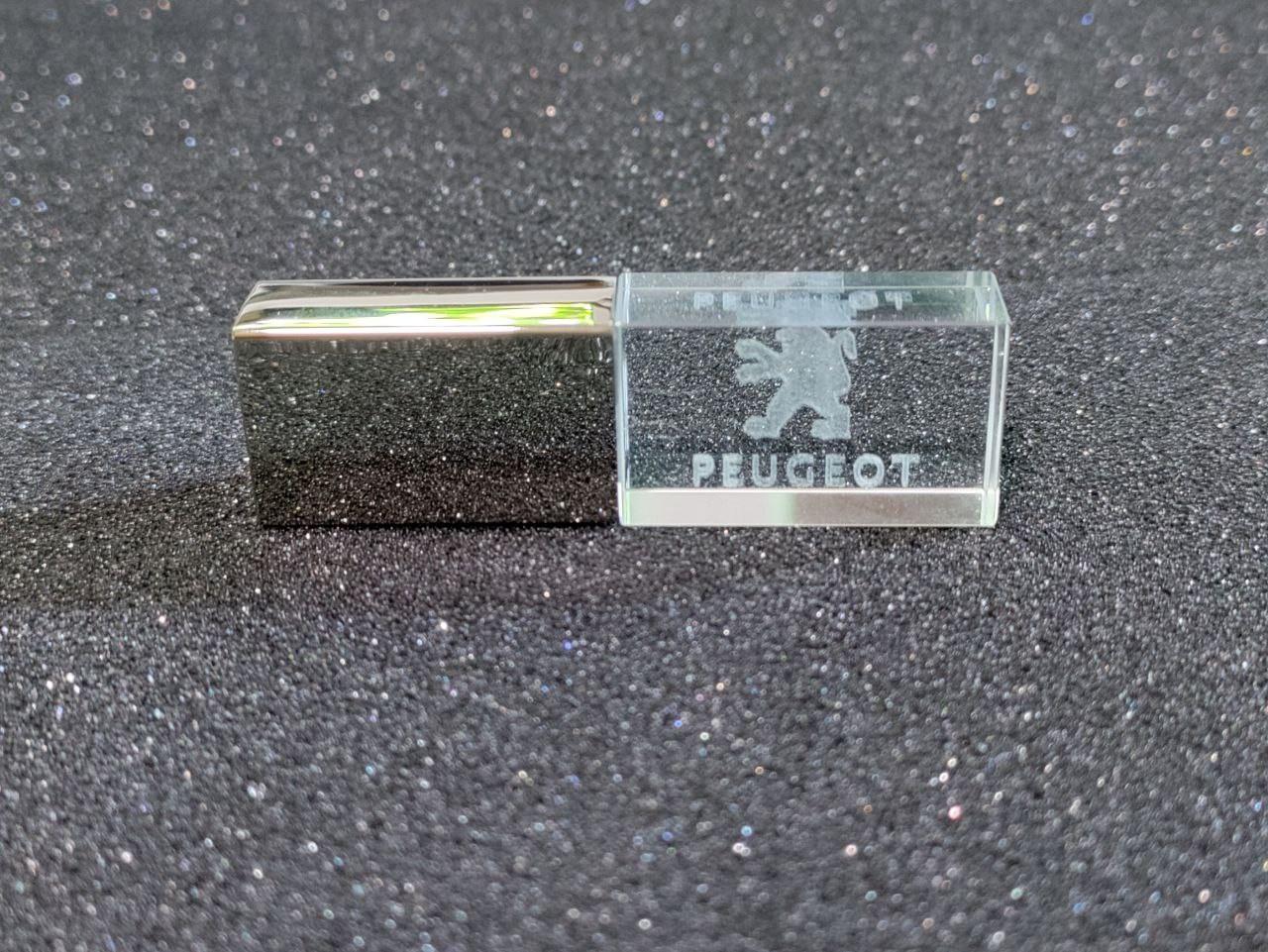 Флешка з логотипом Peugeot 32 ГБ (1627560497)