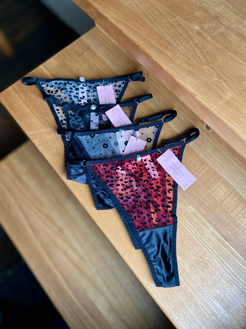 Трусы стринги из прозрачной микросетки с велюровыми принтами набор 4 шт. M (Q8538)