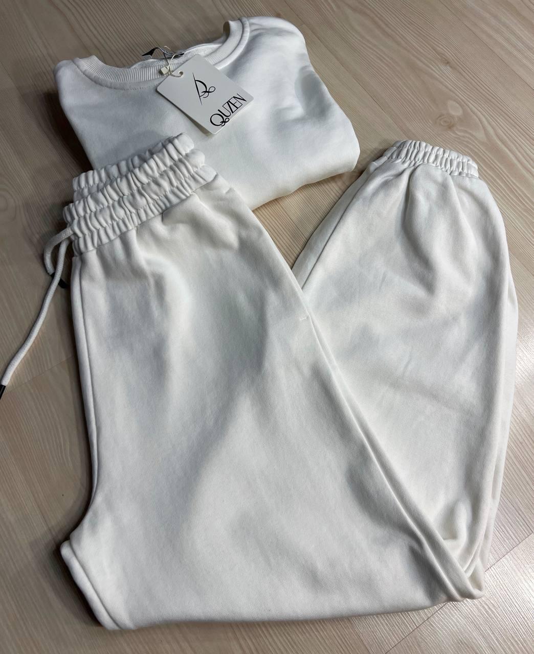 Костюм женский Quzen 470-471 свитшот и джогеры на резинке оверсайз M Белый (27082970) - фото 3 Костюм женский Quzen 470-471 свитшот и джогеры на резинке оверсайз M Белый (27082970) - фото 3