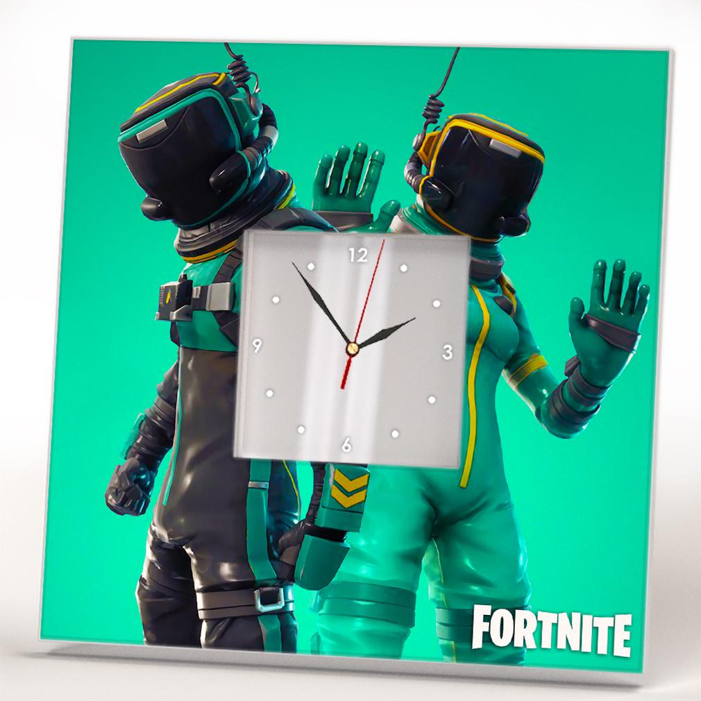 Часы Персонажи игры ''Fortnite'' 260x260 мм (C04429)