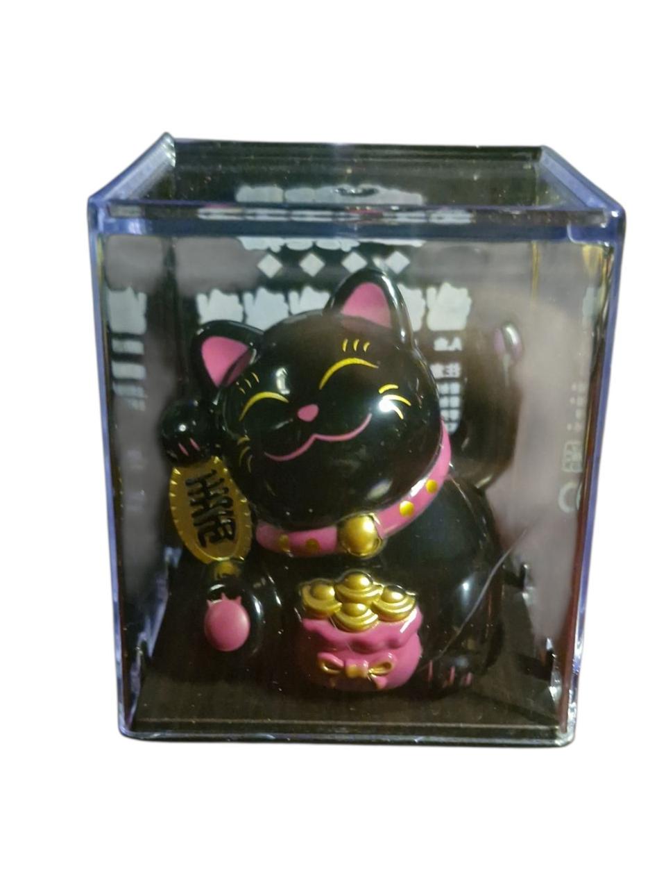 Статуэтка Фэн-Шуй Манеки Неко на солнечной батарее с мешочком денег 5 см Черный Статуэтка Фэн-Шуй Манеки Неко на солнечной батарее с мешочком денег 5 см Черный
