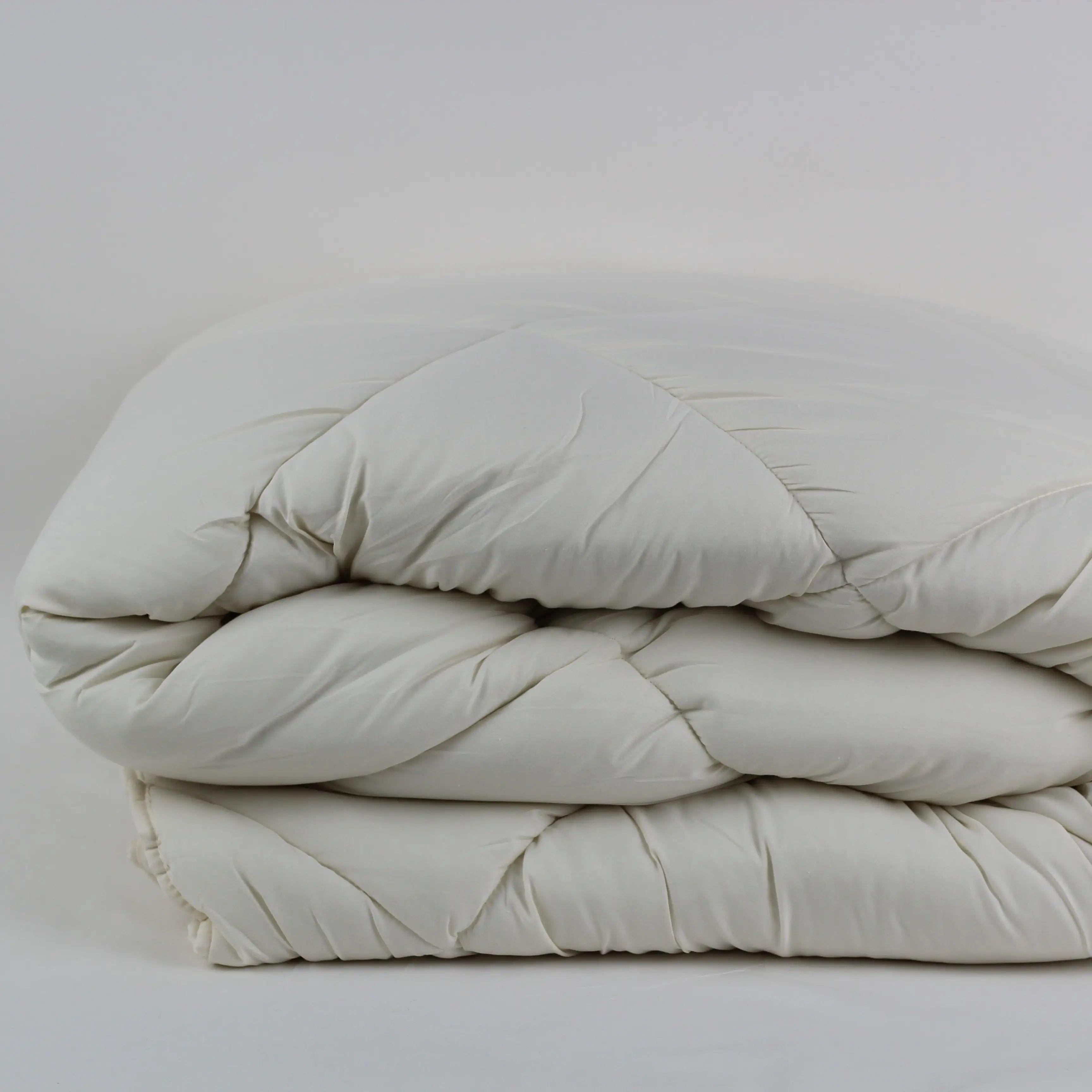 Одеяло зимнее гипоаллергенное ТЭП Alaska 450 г/кв. м евро 200x220 см Молочная (26250200220)