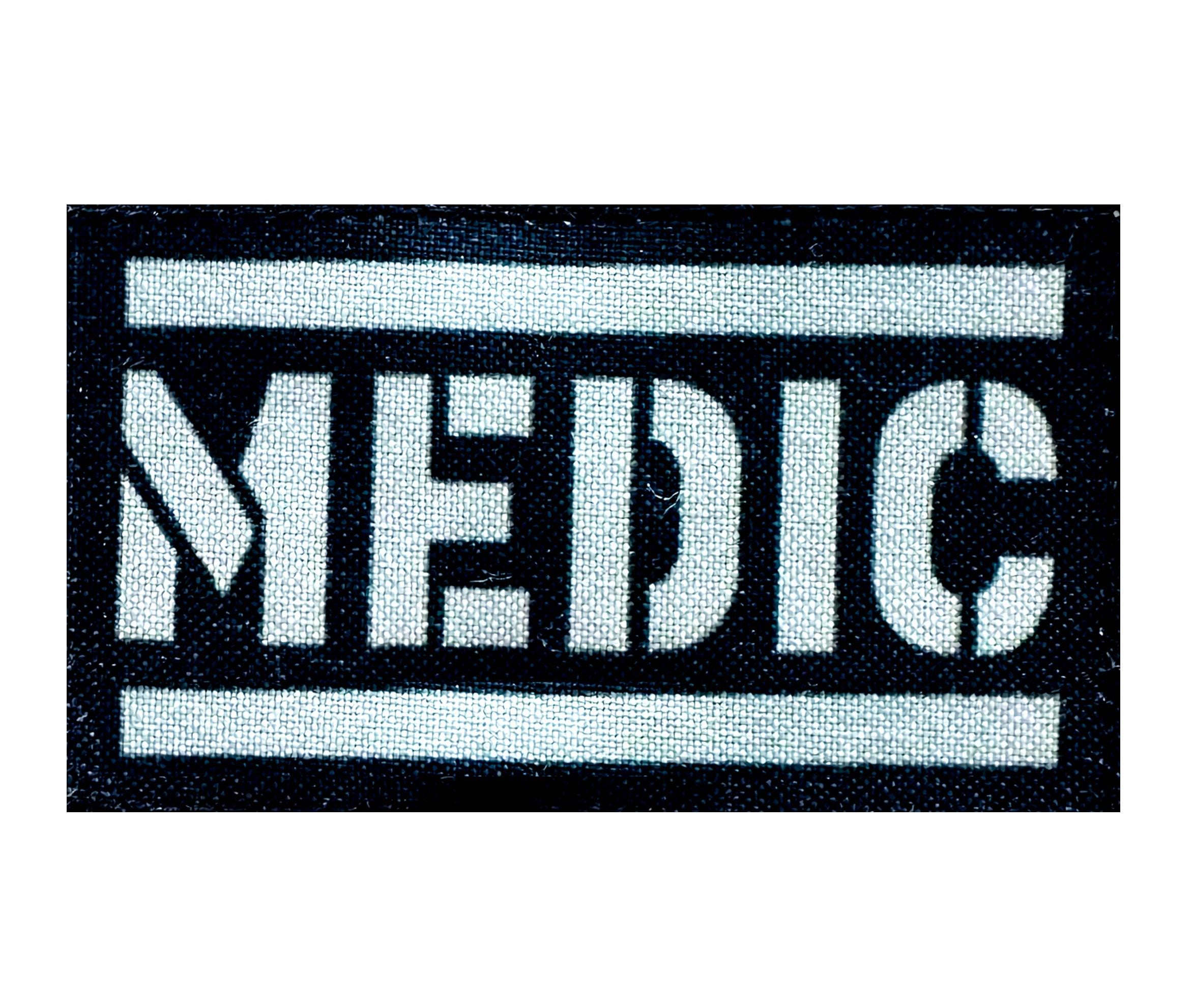 Шеврон MEDIC военный медик на липучке Черно-белый (MEDIС1) Шеврон MEDIC военный медик на липучке Черно-белый (MEDIС1)