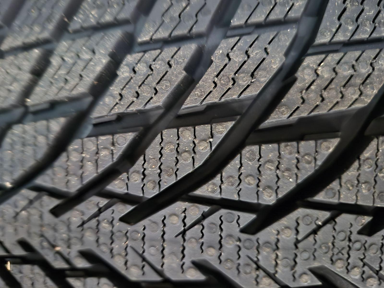 Шина зимняя Nokian WR P 205/55 R17 95V XL - фото 2 Шина зимняя Nokian WR P 205/55 R17 95V XL - фото 2