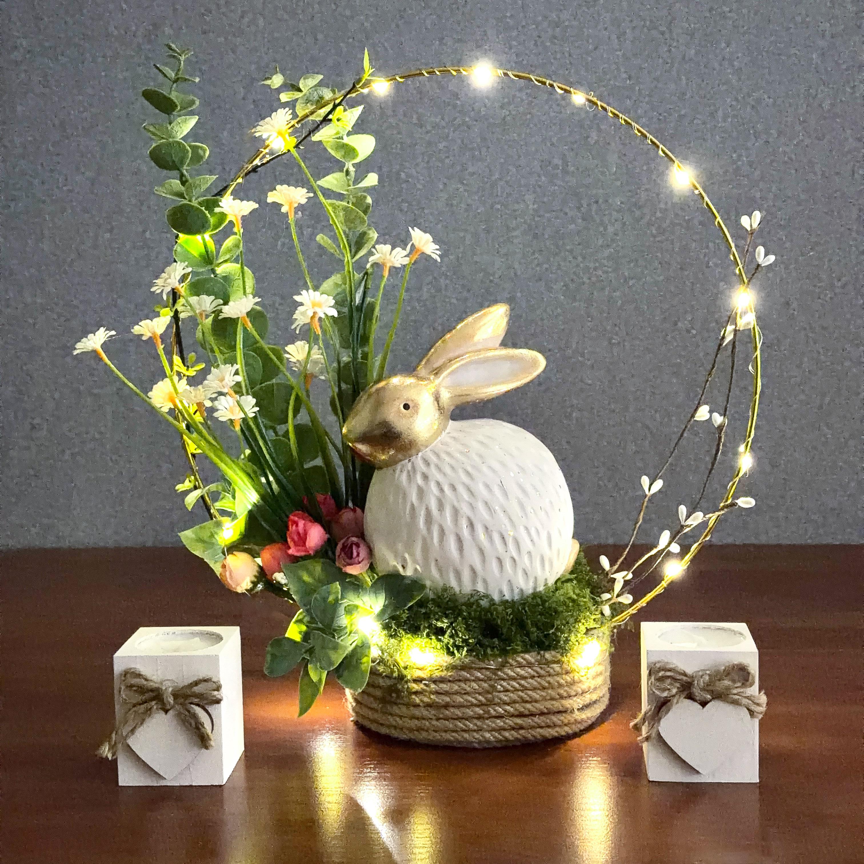 Композиция пасха GALA DECOR из искусственных цветов и фарфорового кролика в металлическом ободе с подсветкой (КПЗ-3530ЛЕД) Композиция пасха GALA DECOR из искусственных цветов и фарфорового кролика в металлическом ободе с подсветкой (КПЗ-3530ЛЕД)