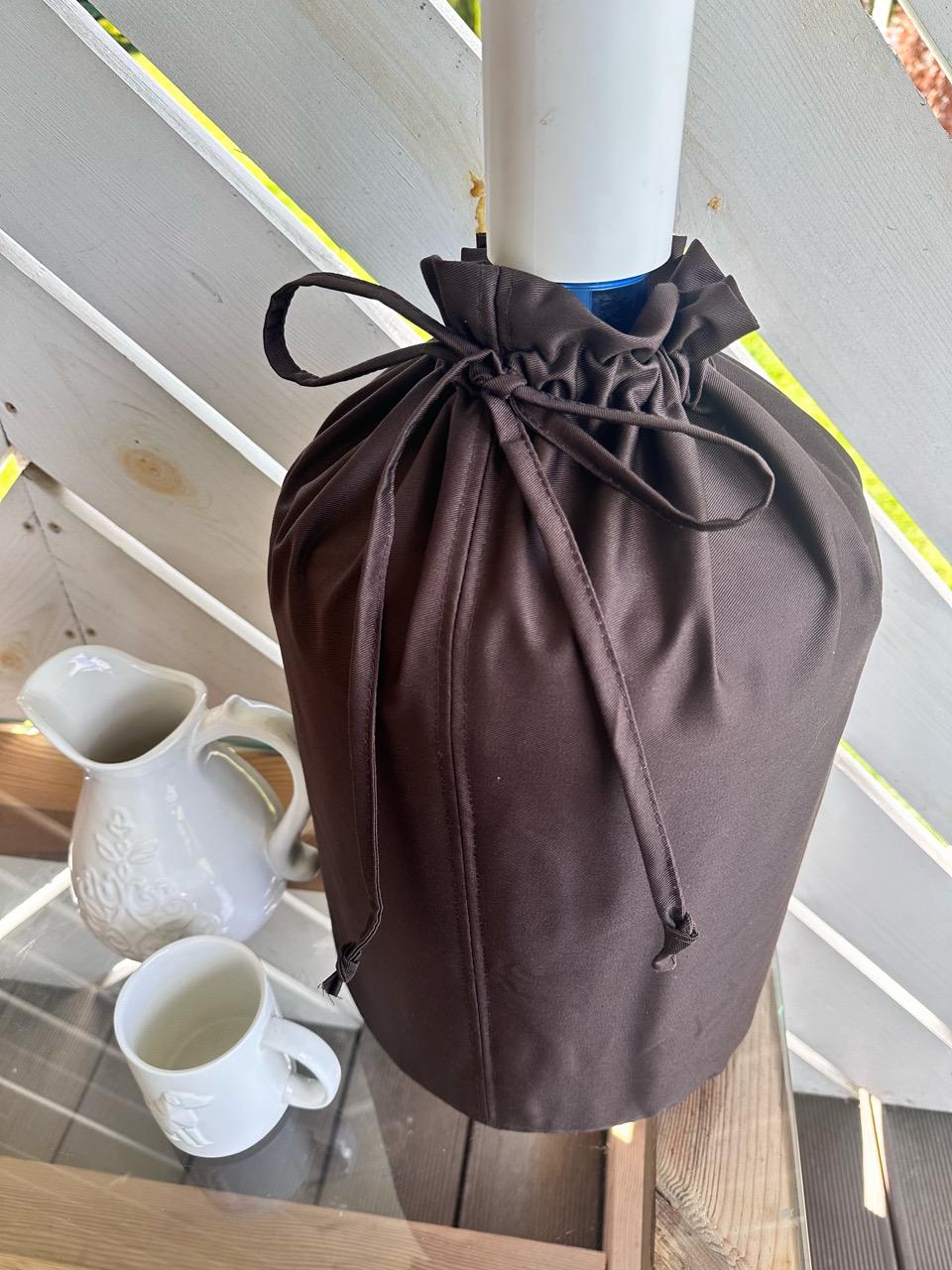 Чохол текстильний котоновий однотонний на пластиковий бутль 19 л Коричневий - фото 3 Чохол текстильний котоновий однотонний на пластиковий бутль 19 л Коричневий - фото 3