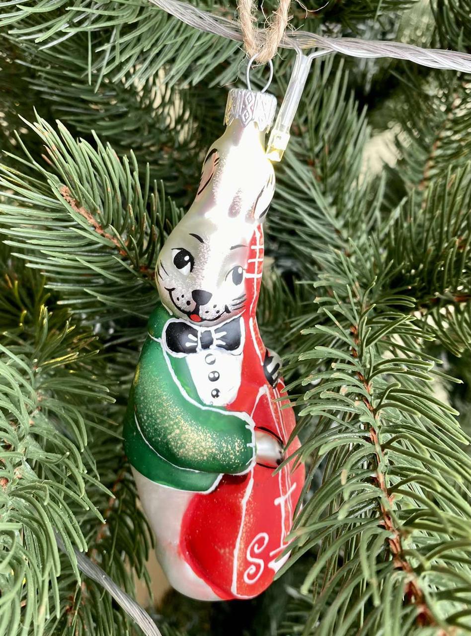 Игрушка елочная Заяц с контрабасом формованная