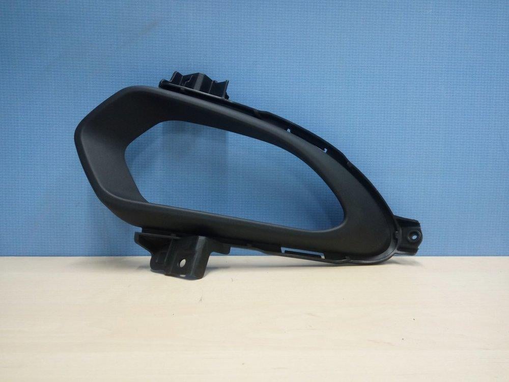 Решітка бампера AVTM Kia Ceed 12-15 ліва з отворами протитуманок с ДХО (184031913)