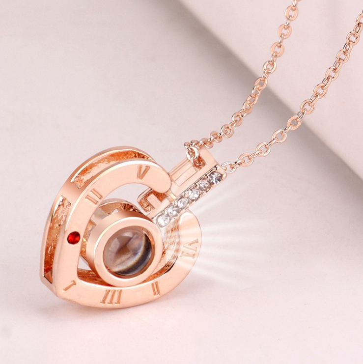 Кулон серце з гравіруванням і проекцією фрази "Я Люблю Тебе" на 100 мовах світу (26086363) - фото 5 Кулон серце з гравіруванням і проекцією фрази "Я Люблю Тебе" на 100 мовах світу (26086363) - фото 5