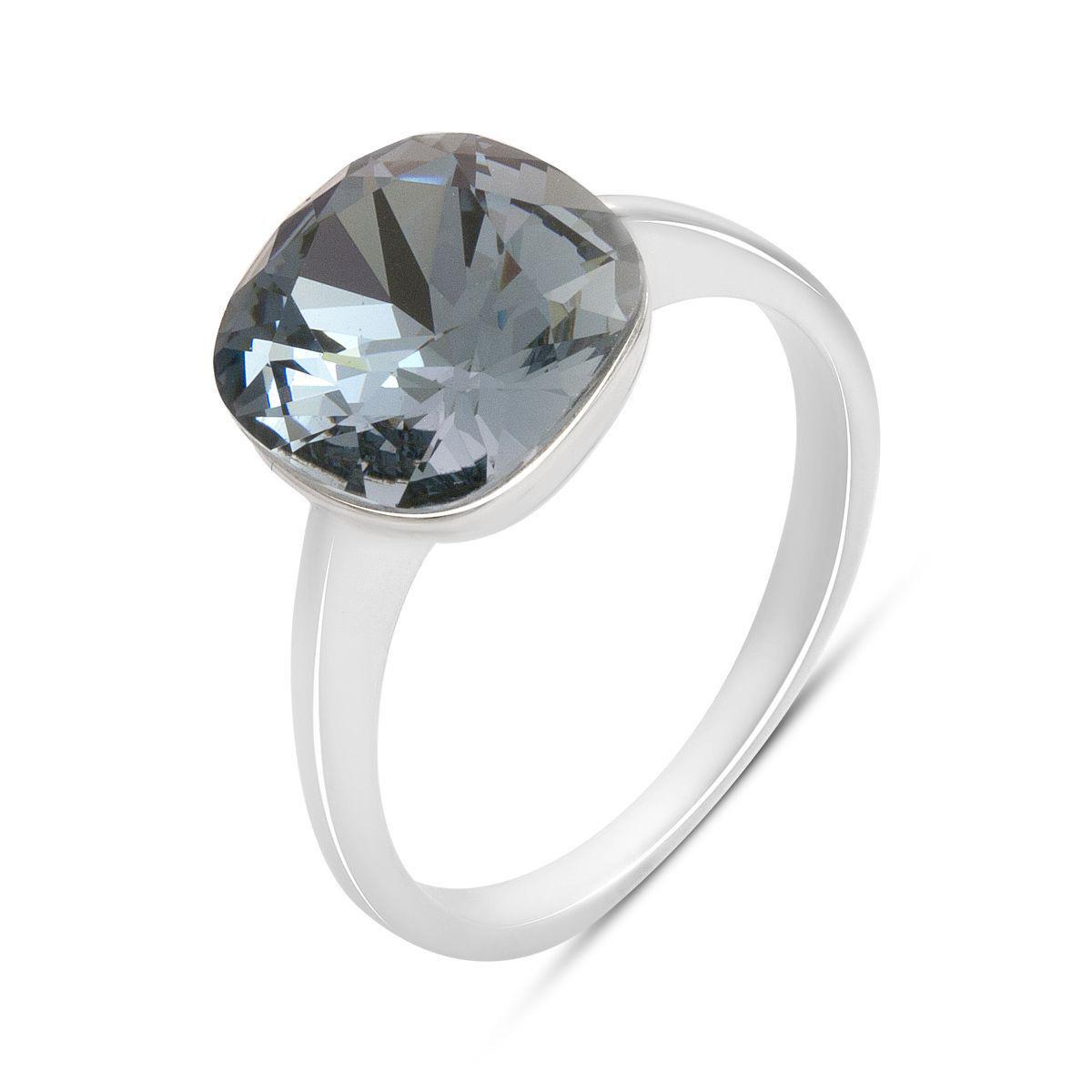 Кольцо серебряное с фианитом круглая форма камня с граненой поверхностью р. 18,5
