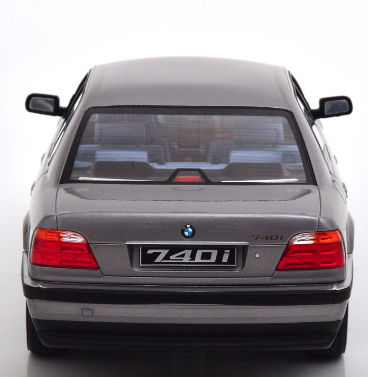 ᐉ Модель автомобиля KK-Scale 1:18 BMW 740i E38 Grey (KKDC180363 ...