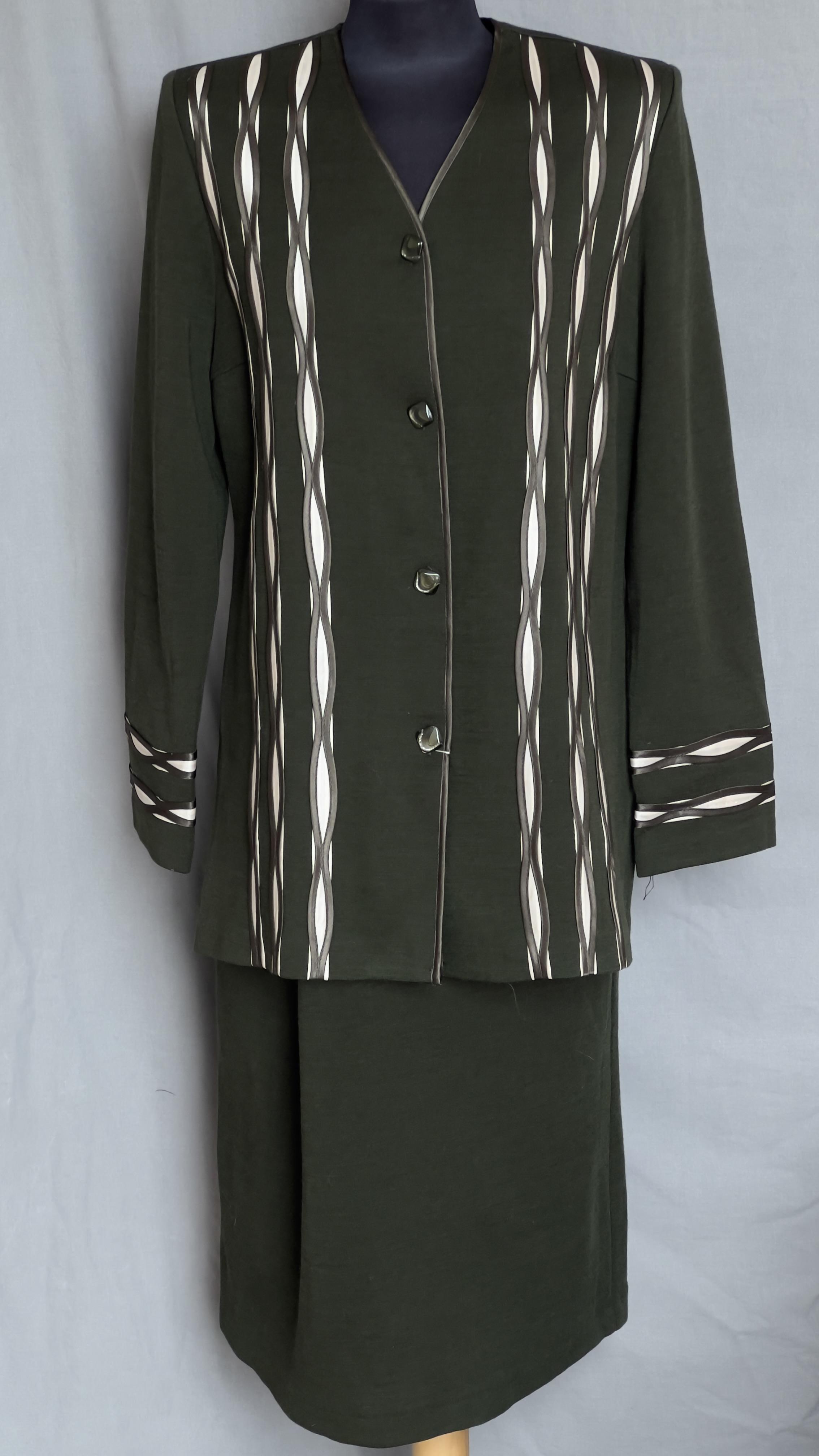 Костюм женский с юбкой Jakola 4XL Зеленый (8190056)