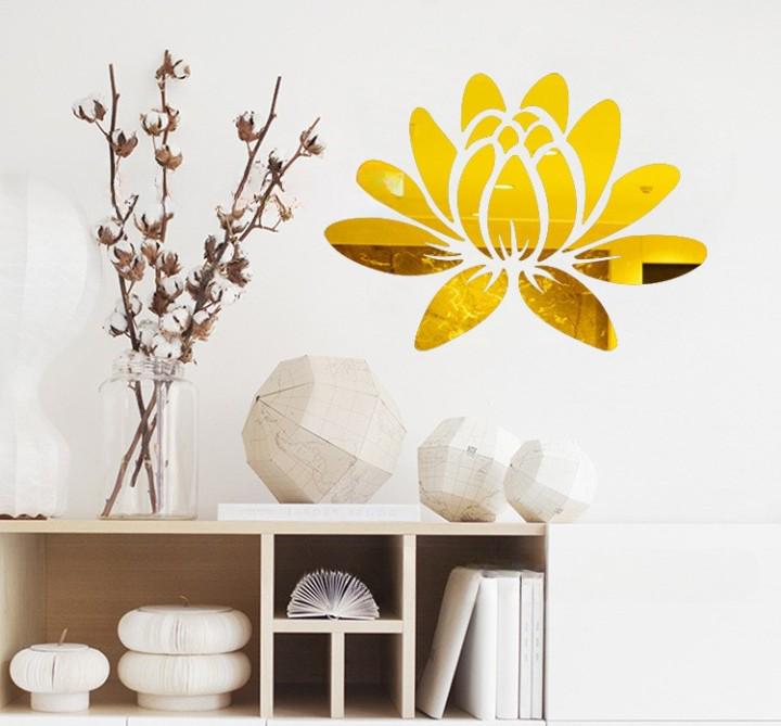 Наклейка на стену зеркальная в виде лотоса Lotus акриловая для декора интерьера 35х45 см Золотой