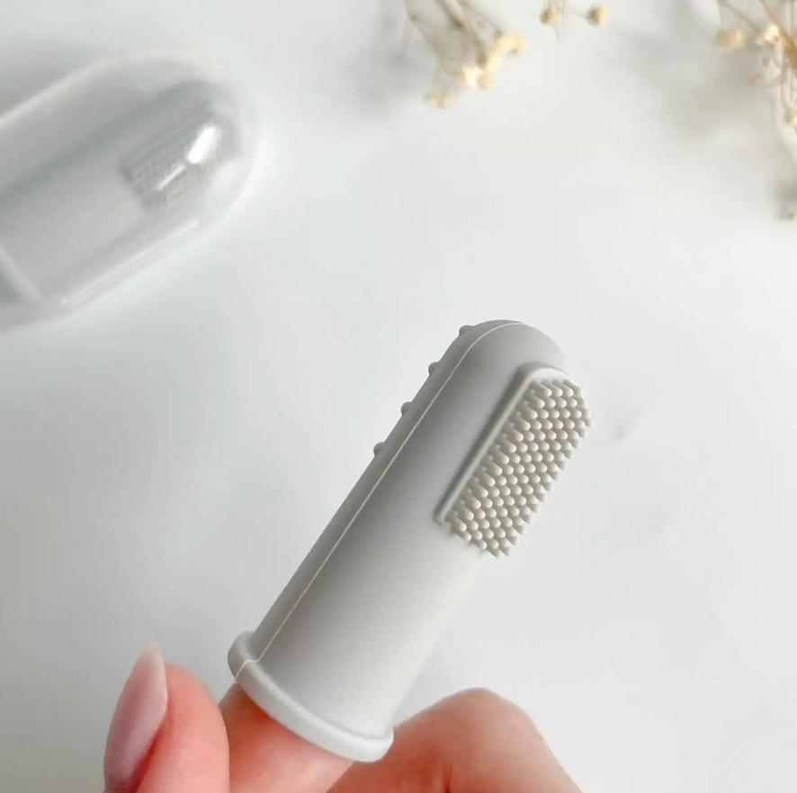 Зубна щітка силіконова Mommy Bag з масажем ясен Сірий (142687) - фото 4