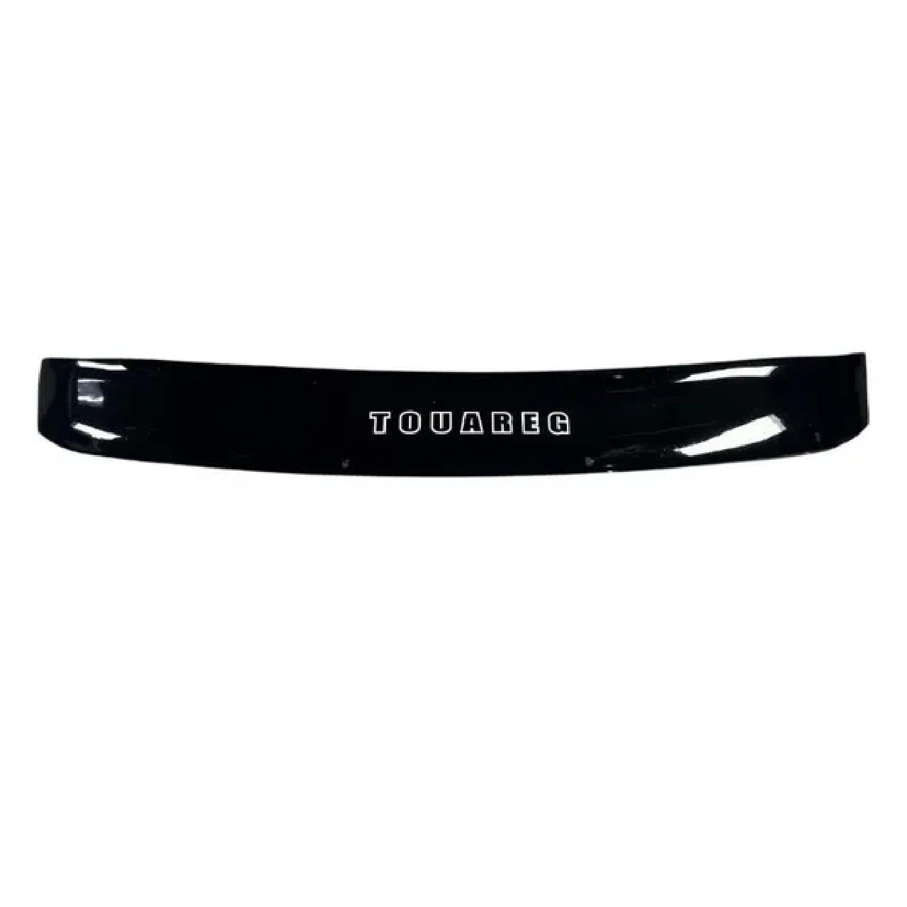 Дефлектор капота на Volkswagen Touareg с 2002-2010 (17598539) Дефлектор капота на Volkswagen Touareg с 2002-2010 (17598539)