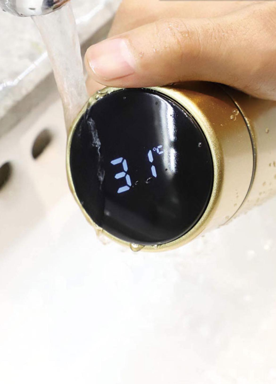 Термос Smart Cup Top для чаю та кави з сенсорним індикатором температури та ситом 500 мл Золотистий (74022А) - фото 4 Термос Smart Cup Top для чаю та кави з сенсорним індикатором температури та ситом 500 мл Золотистий (74022А) - фото 4