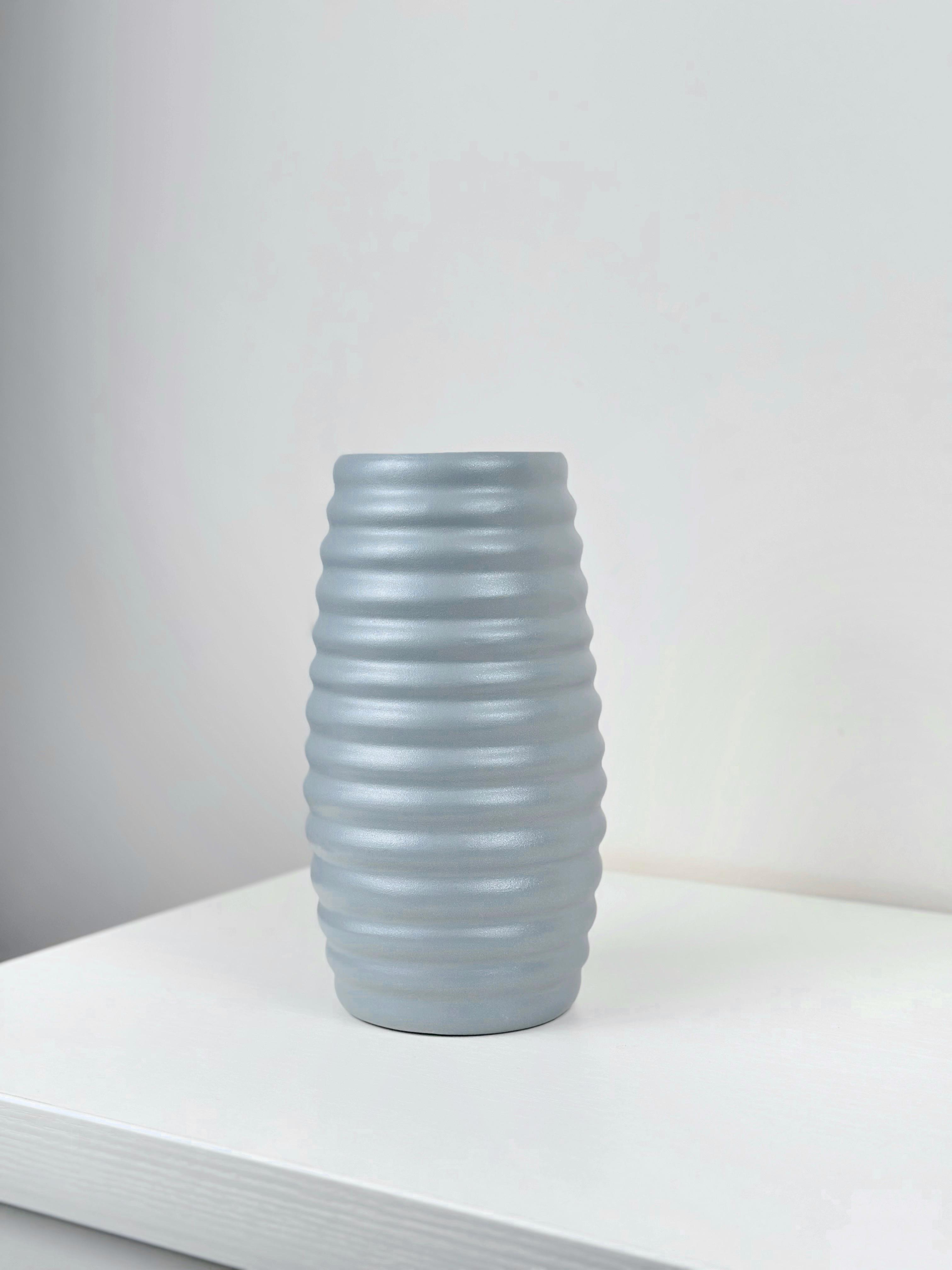 Ваза для квітів та декору глиняна керамічна Вулик 20 см Сірий (4001-5) - фото 3 Ваза для квітів та декору глиняна керамічна Вулик 20 см Сірий (4001-5) - фото 3