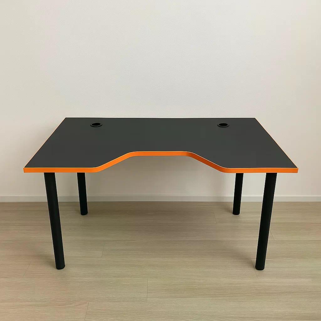 Геймерский стол X13 с полкой под системный блок 120 см Черный с оранжевым (ГСXG13) Геймерский стол X13 с полкой под системный блок 120 см Черный с оранжевым (ГСXG13)