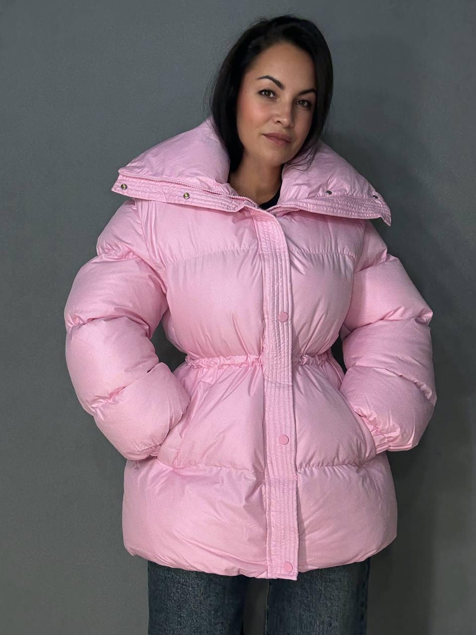 Куртка женская Haiziyuan 8055 пуффер глянцевая удлиненная с утяжкой на талии M Розовый (5965) - фото 3 Куртка женская Haiziyuan 8055 пуффер глянцевая удлиненная с утяжкой на талии M Розовый (5965) - фото 3