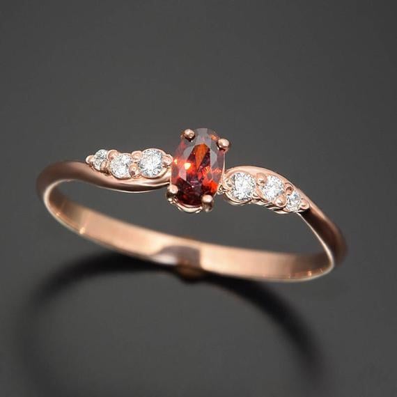 Кільце з червоного золота з гранатом (2248213670)