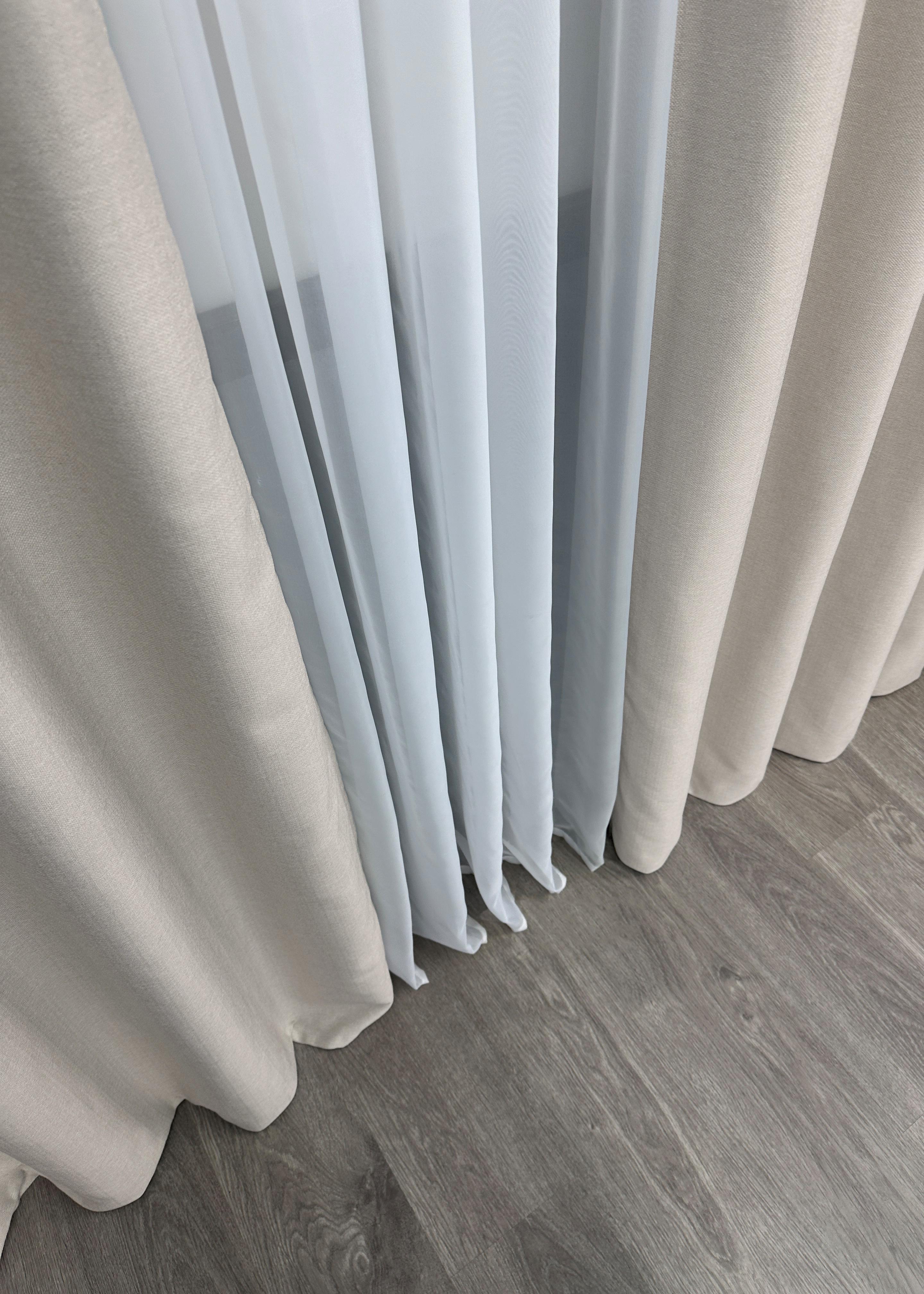 Комплект штор на люверсах VR-Textil Шенил однотонный № 1698ш 150х250 см 2 шт. Дымчато-белый (37-0248) - фото 10 Комплект штор на люверсах VR-Textil Шенил однотонный № 1698ш 150х250 см 2 шт. Дымчато-белый (37-0248) - фото 10