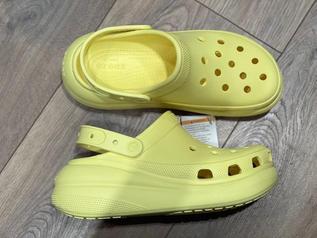 Сабо на платформе Crocs Classic Crush р. W12/EUR 42-43 Sulphur (9159379) - фото 7