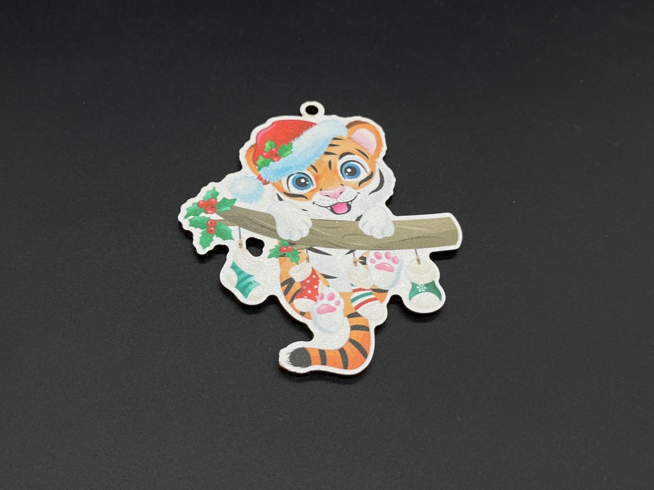 Новорічна ялинкова іграшка Тигреня на гілці 9 см (1491653308)
