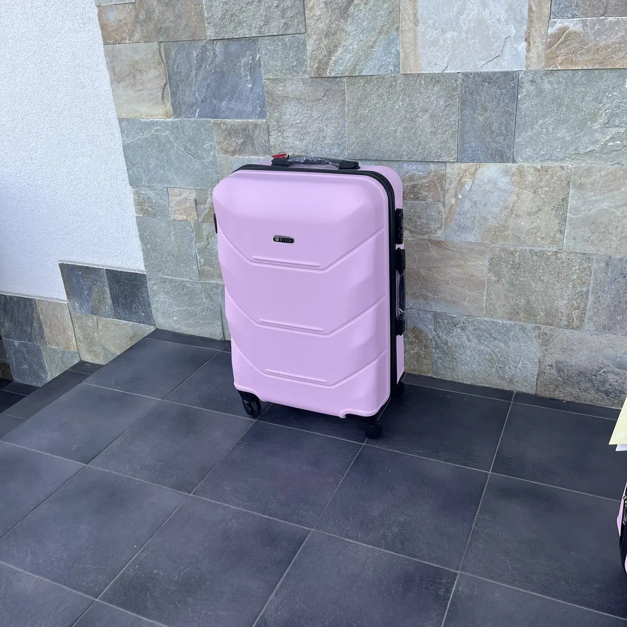 Чемодан дорожный Bloom 1507 М 63 л Розовый - фото 3 Чемодан дорожный Bloom 1507 М 63 л Розовый - фото 3