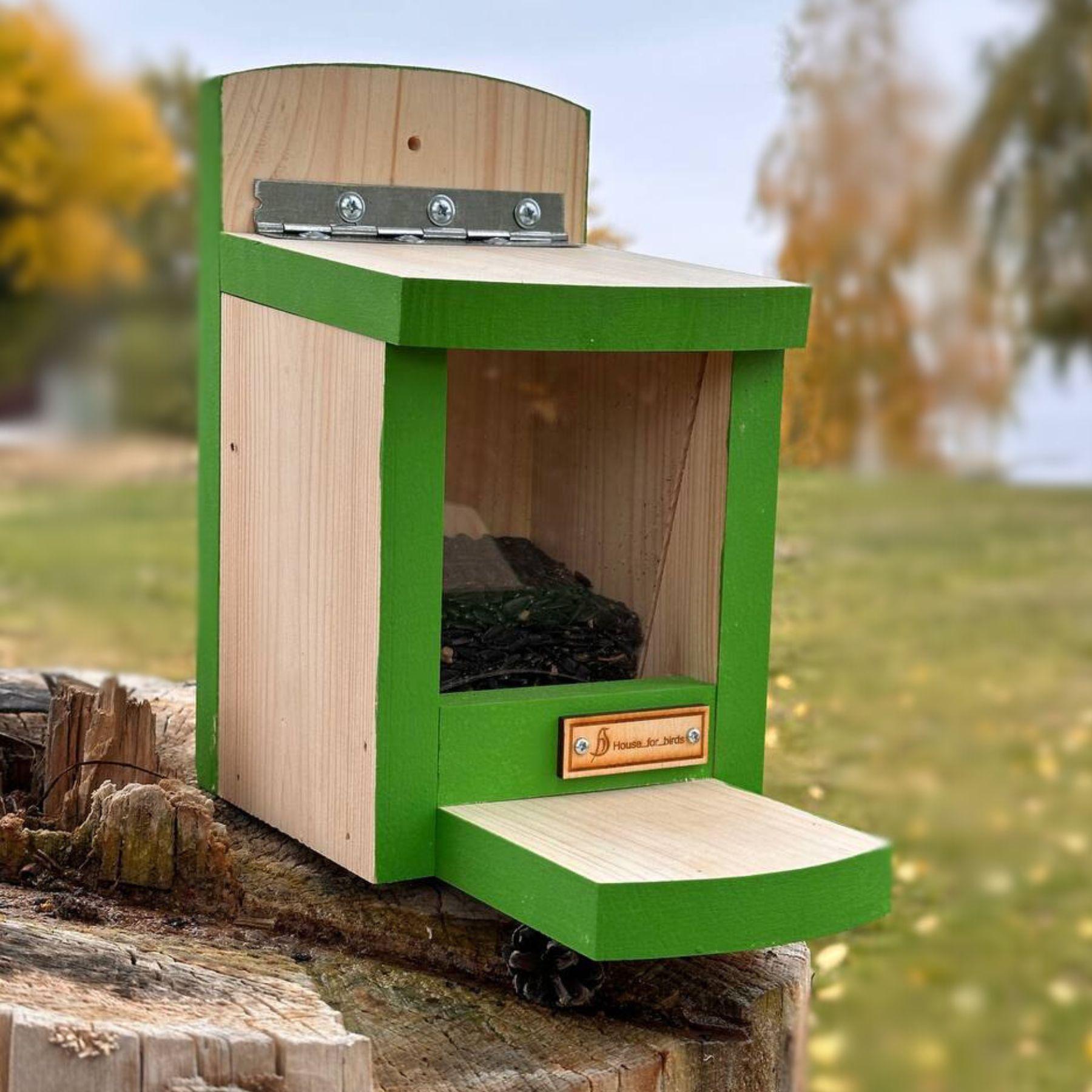 Кормушка садовая для птиц и белок House for birds Зеленый