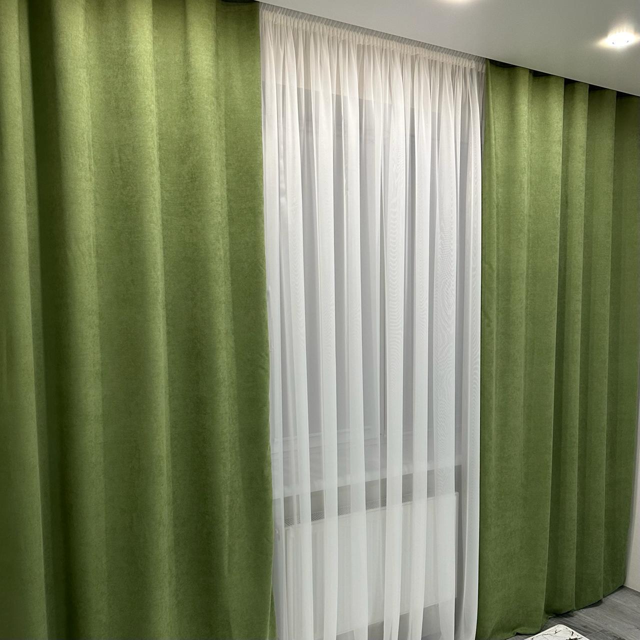 Комплект штор микровелюр 2 шт. 1,5х2,7 м готовые на шторной тесьме 6 см Оливковый (petek-586) - фото 10