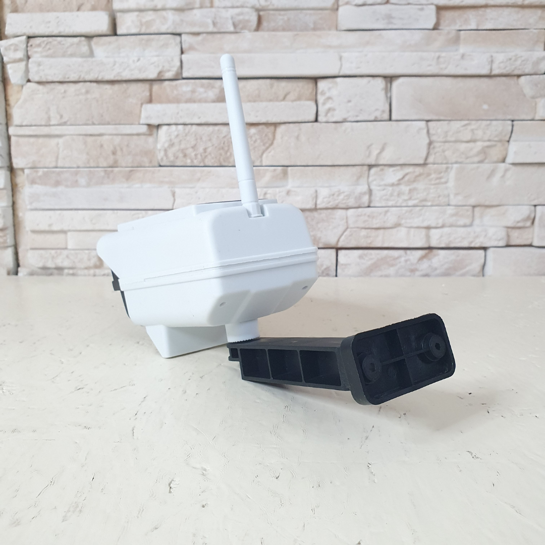 Светильник в виде камеры Solar Monitoring Lamp с датчиком движения и пультом управления (L6A-C5) - фото 4 Светильник в виде камеры Solar Monitoring Lamp с датчиком движения и пультом управления (L6A-C5) - фото 4