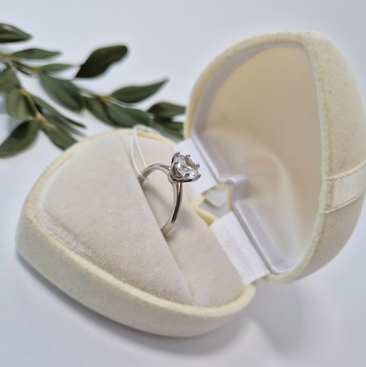 Срібна каблучка з білим каменем р. 18 2,65 г (81769б) Срібна каблучка з білим каменем р. 18 2,65 г (81769б)