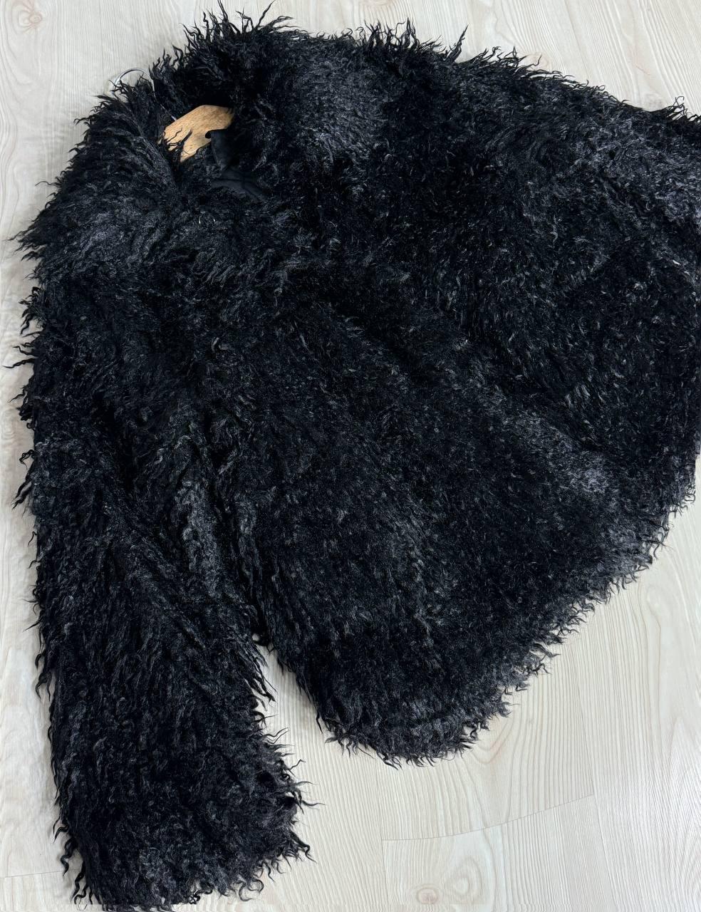 Шуба жіноча LADY YEP 10018 штучна під ламу з коміром M Чорний (5015) - фото 5 Шуба жіноча LADY YEP 10018 штучна під ламу з коміром M Чорний (5015) - фото 5